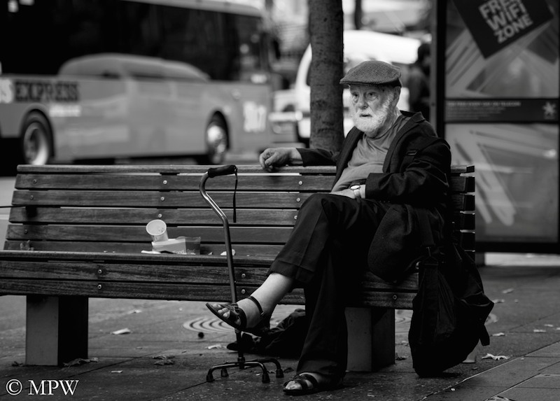 Auckland City street photo, Queent St, black and white